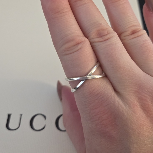 🔷️ Silver Crossover Style Women's Ring Size 8 NWT - Picture 3 of 3